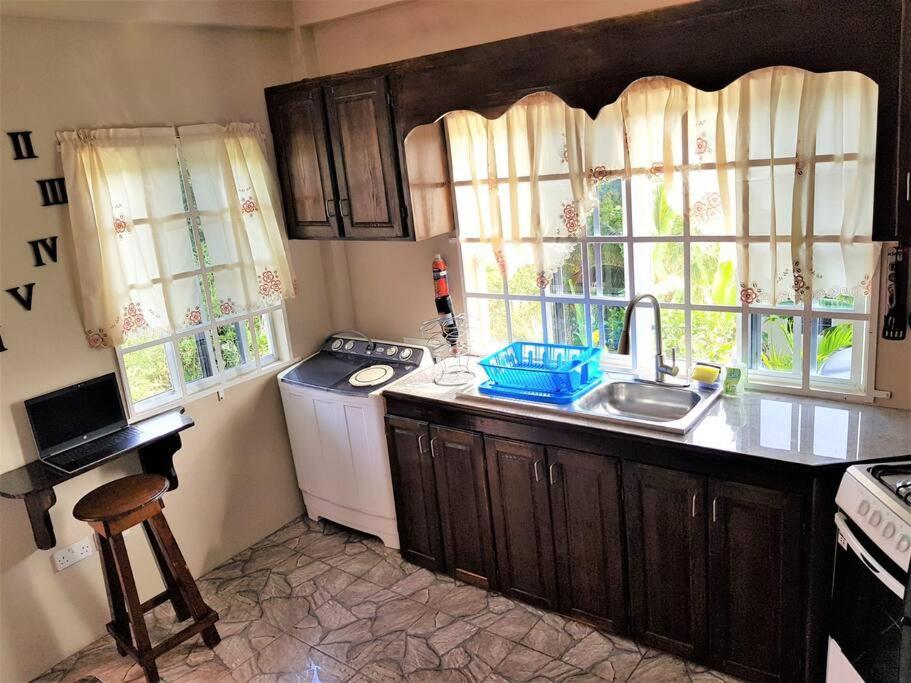 St. George'S Holiday Studio Vacation Of A Lifetime Fontenoy Extérieur photo